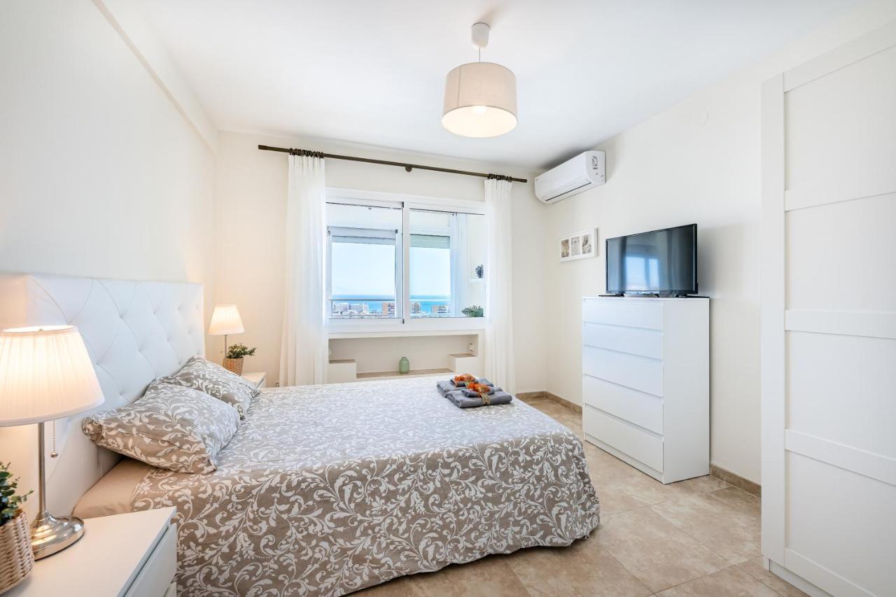 797 Rentals- Espectacular Piso Con Vista Al Mar Y Al Puerto Appartement Benalmádena